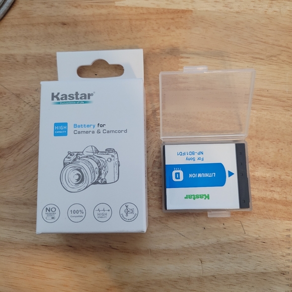 Sony Cyber-shot DSC-T70 Super Steady Shot Digital Camera Silver - Tested works. - Picture 8 of 9